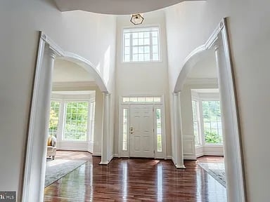 106 Calvary Ct SE