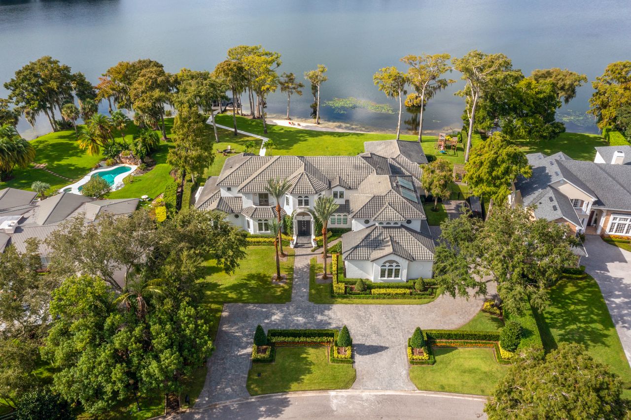 Majestic Lakefront Estate