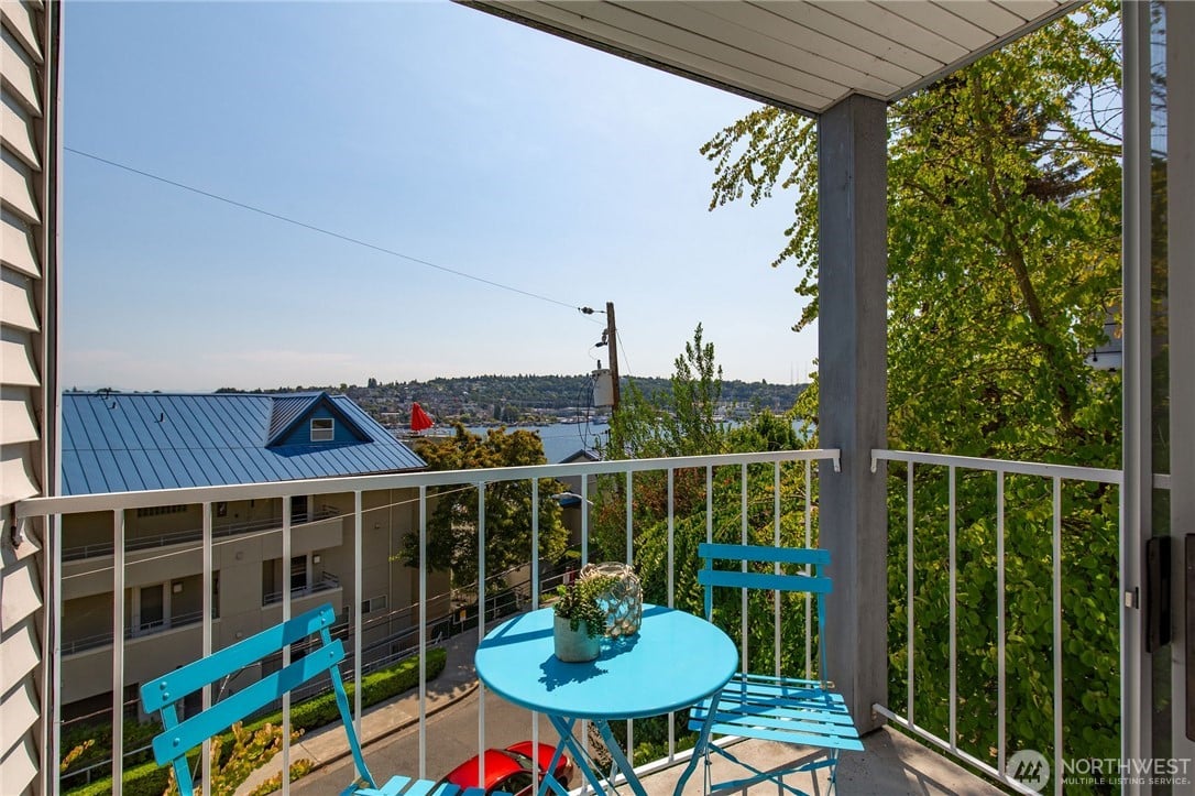 2419 8th Avenue N #201