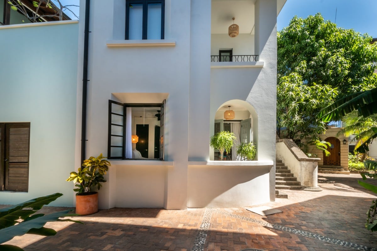 18 Calle La Ronda | Remodeled 4-Bedroom Home with Studio Apartment Just Steps from Playa Danta in Las Catalinas