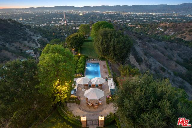 13337 Mulholland DR