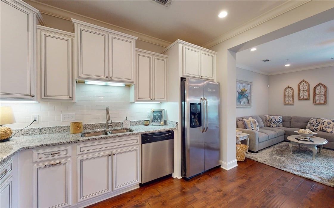 1506 Mariners Cir