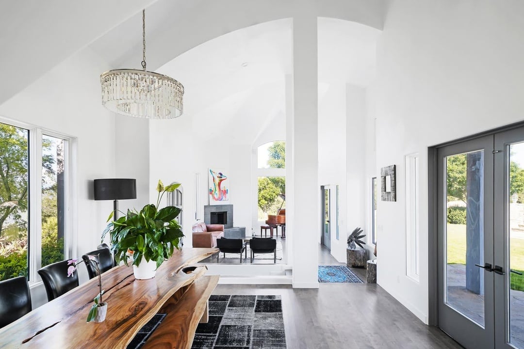 Grandeur House