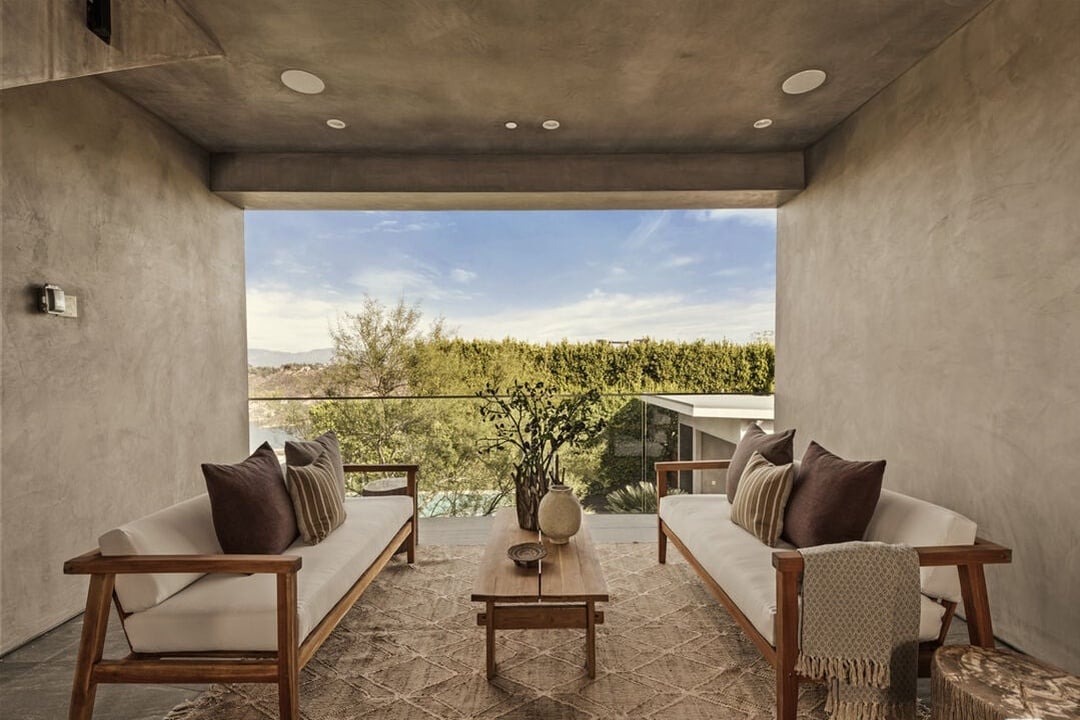 Aria Vista, Stradella Rd, 90077