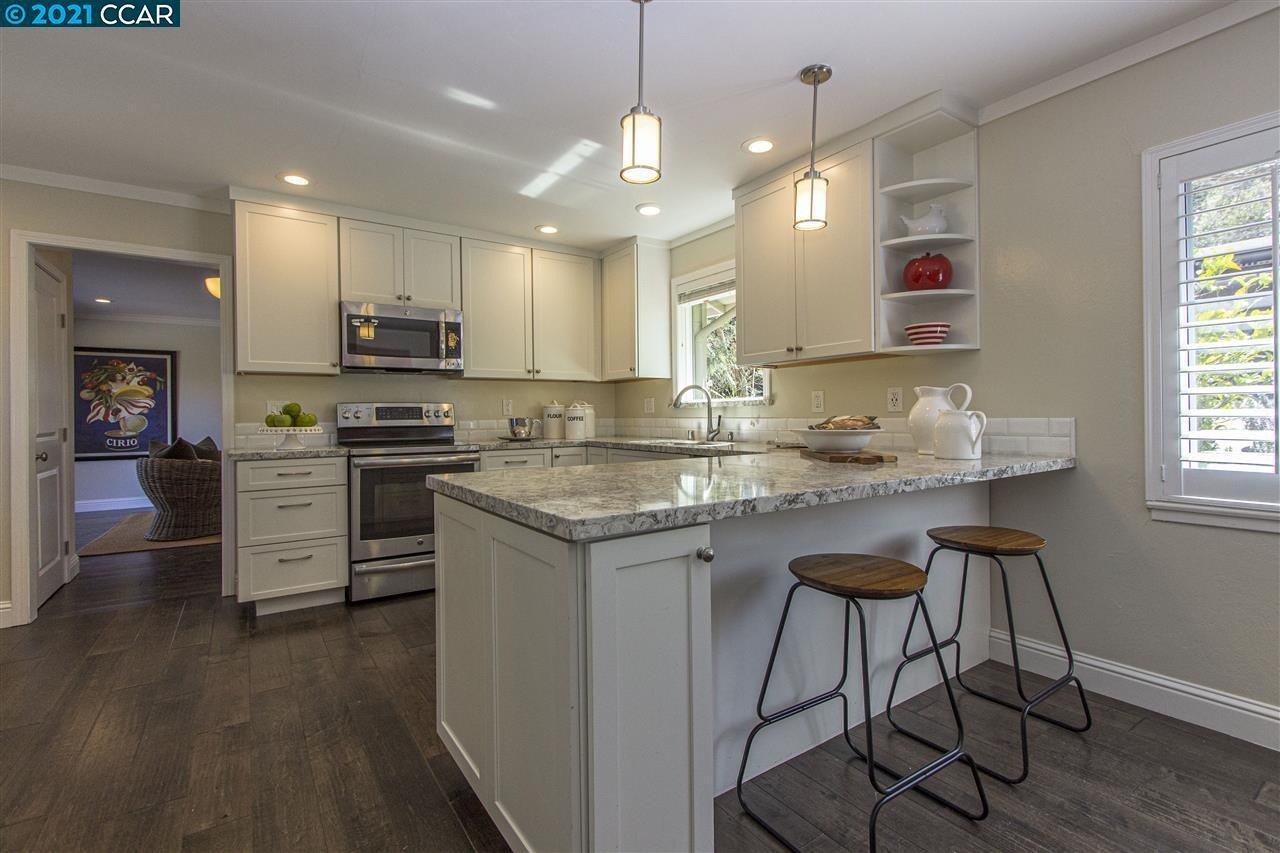 3320 S Lucille Ln
