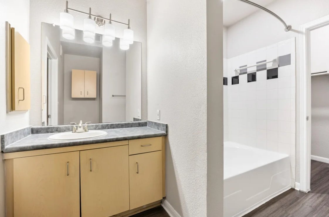 Spacious 2BR/2BA | Resort Amenities & Garages Available