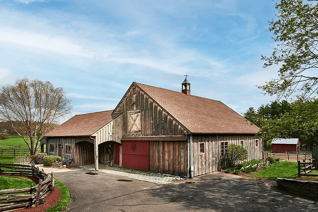 257 Leyden Rd
