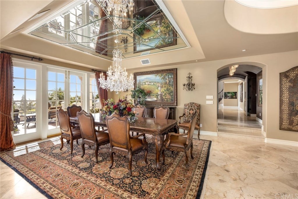 18562 Villa Dr