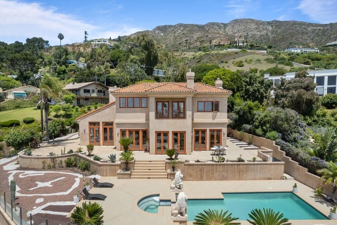 Puesta Del Sol St, 90265