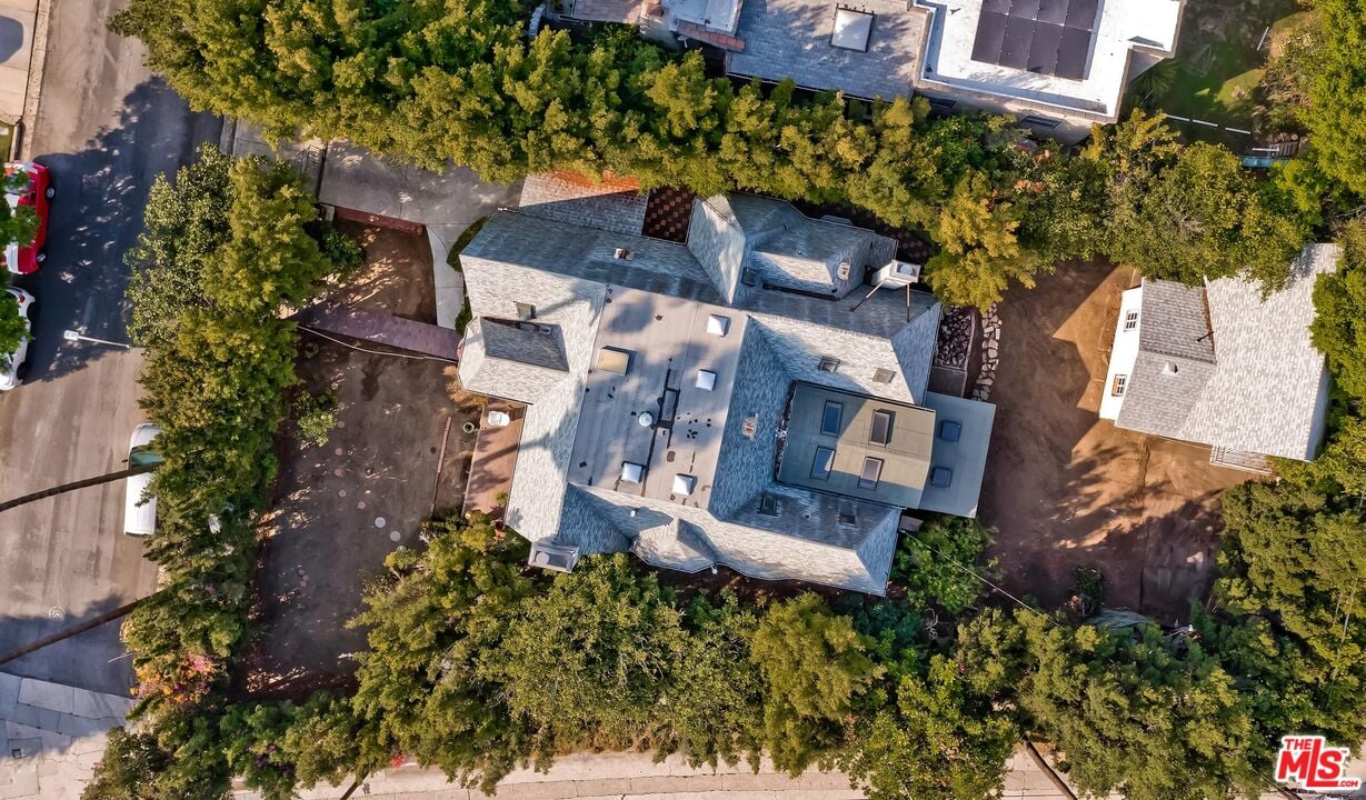 1706 N Orange Grove Ave
