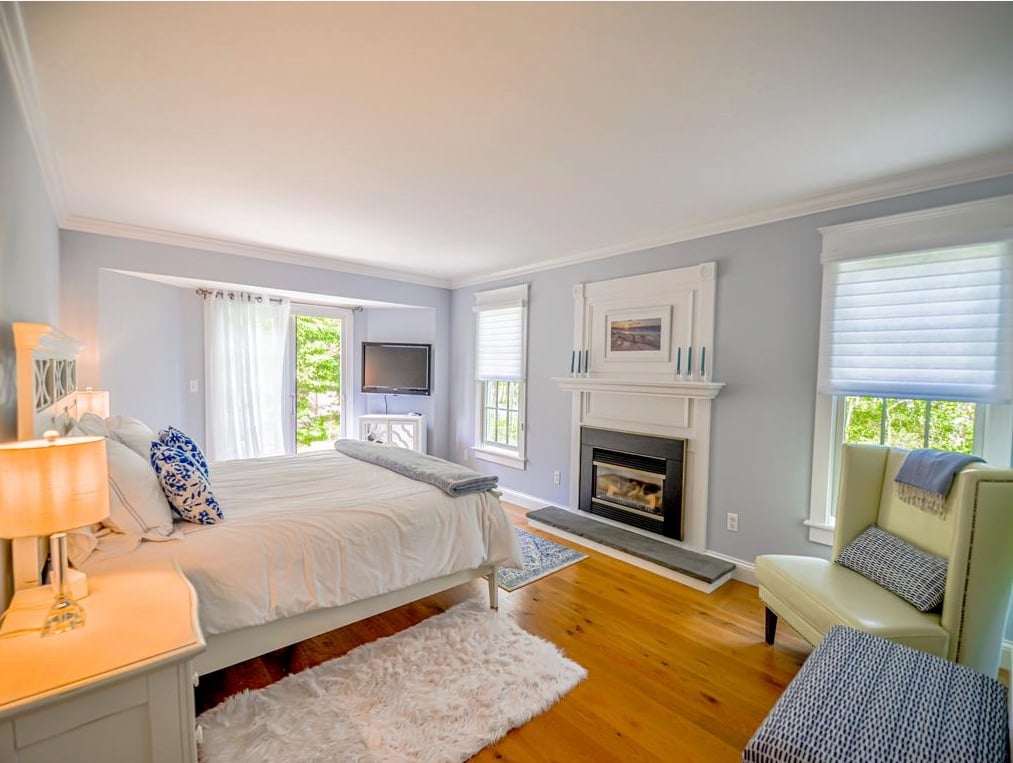 32 Schoolhouse Rd