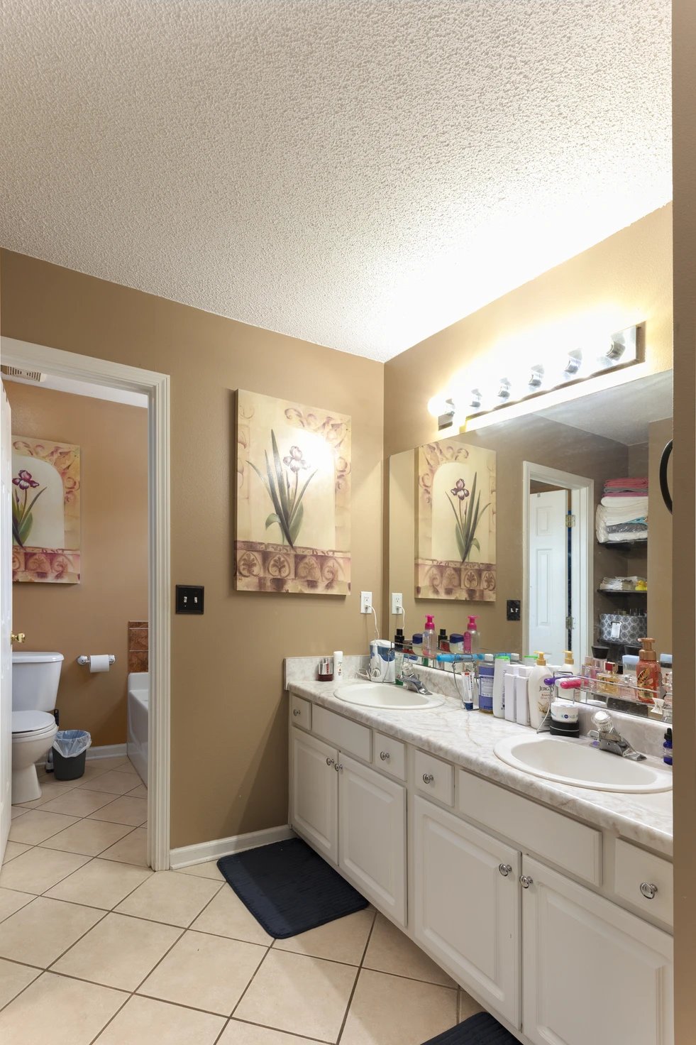 Sold - 612 Hunters Lane, 3 Beds with a Creek & Great Room