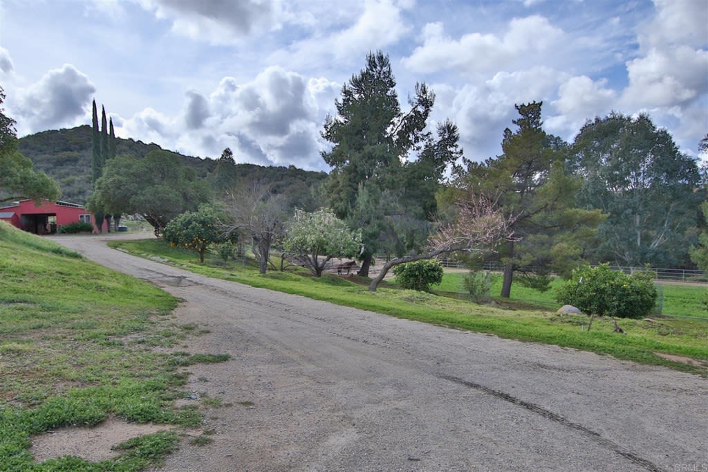 415 Peutz Valley Rd