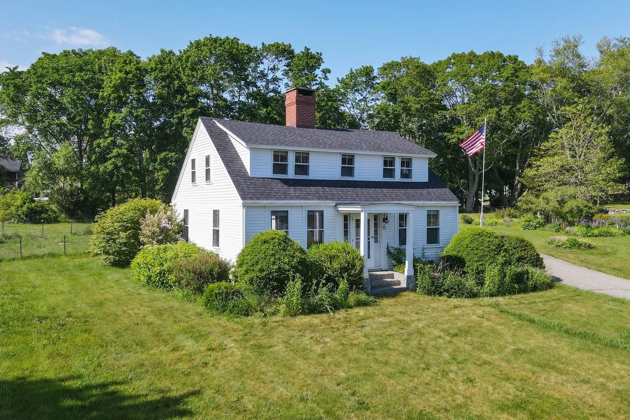 New Listing! 10 Sea Street, Saint George, Maine – $980,000
