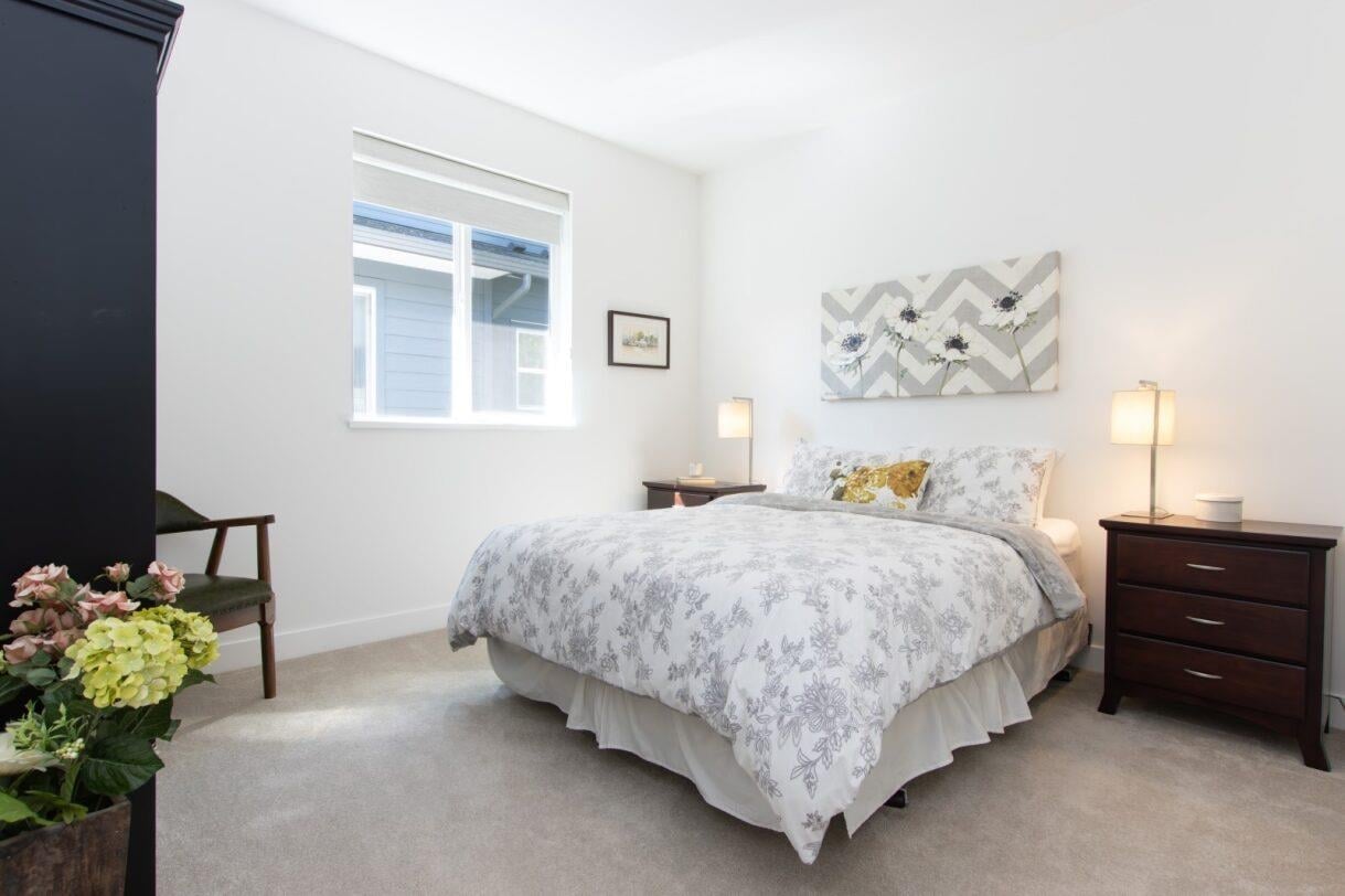 39253 Falcon Cres