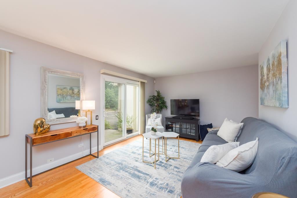 210 Queens Cove