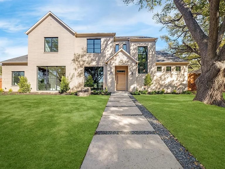 4269 Royal Ridge Dr