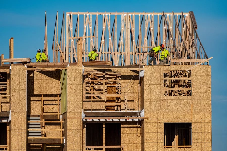 Construction labor market contracts nationwide in December 