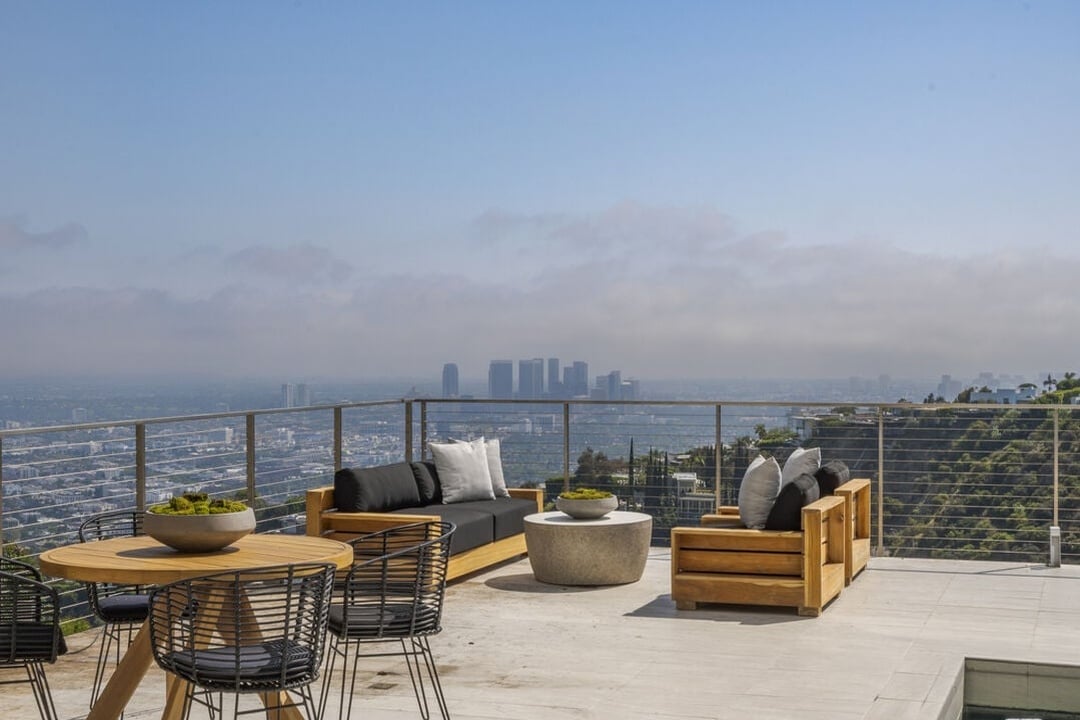 Nova Estate, Sunset Plaza Dr, 90069