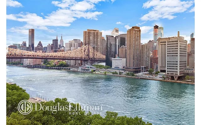 531 Main Street Unit: 1305