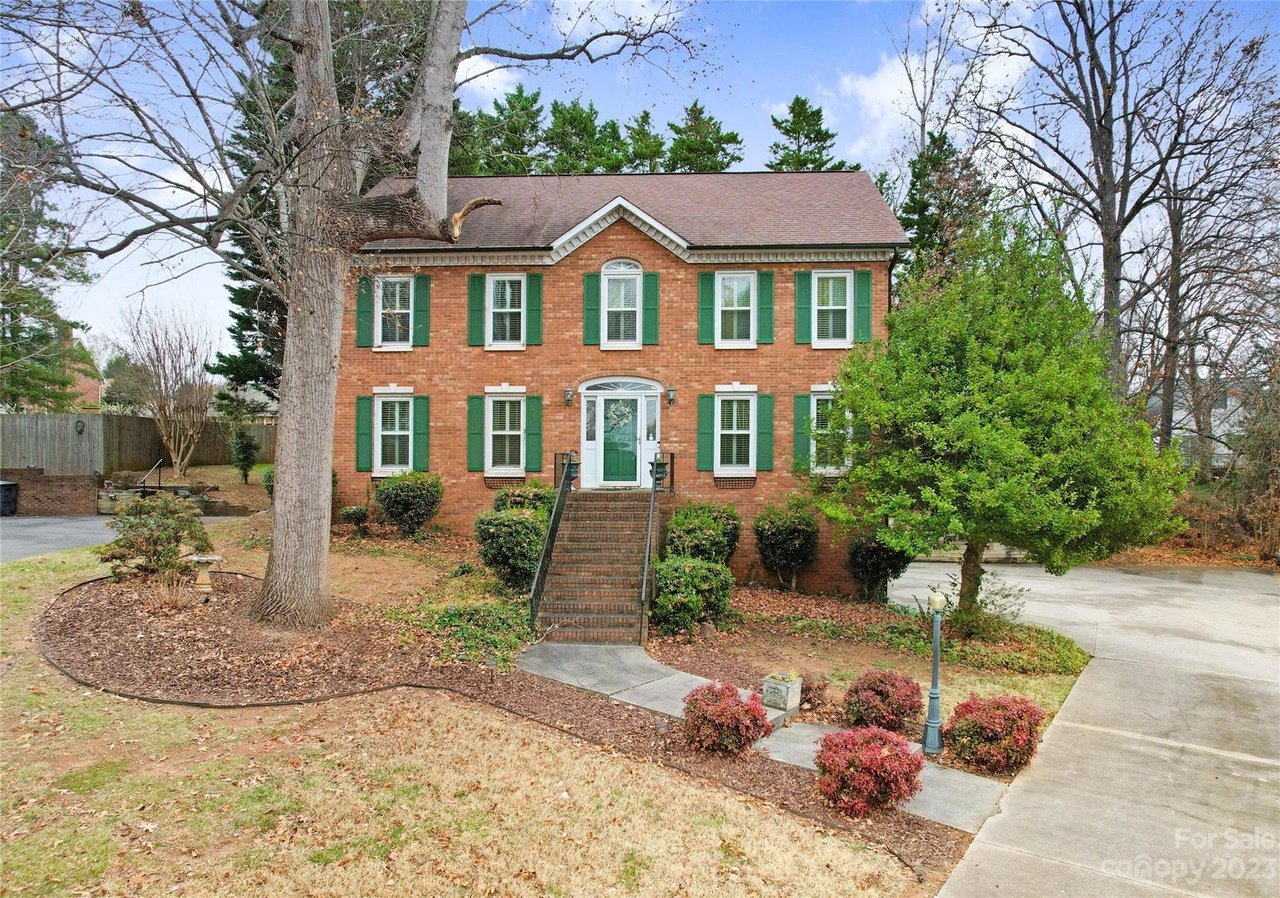 1213 Elmwood Ave