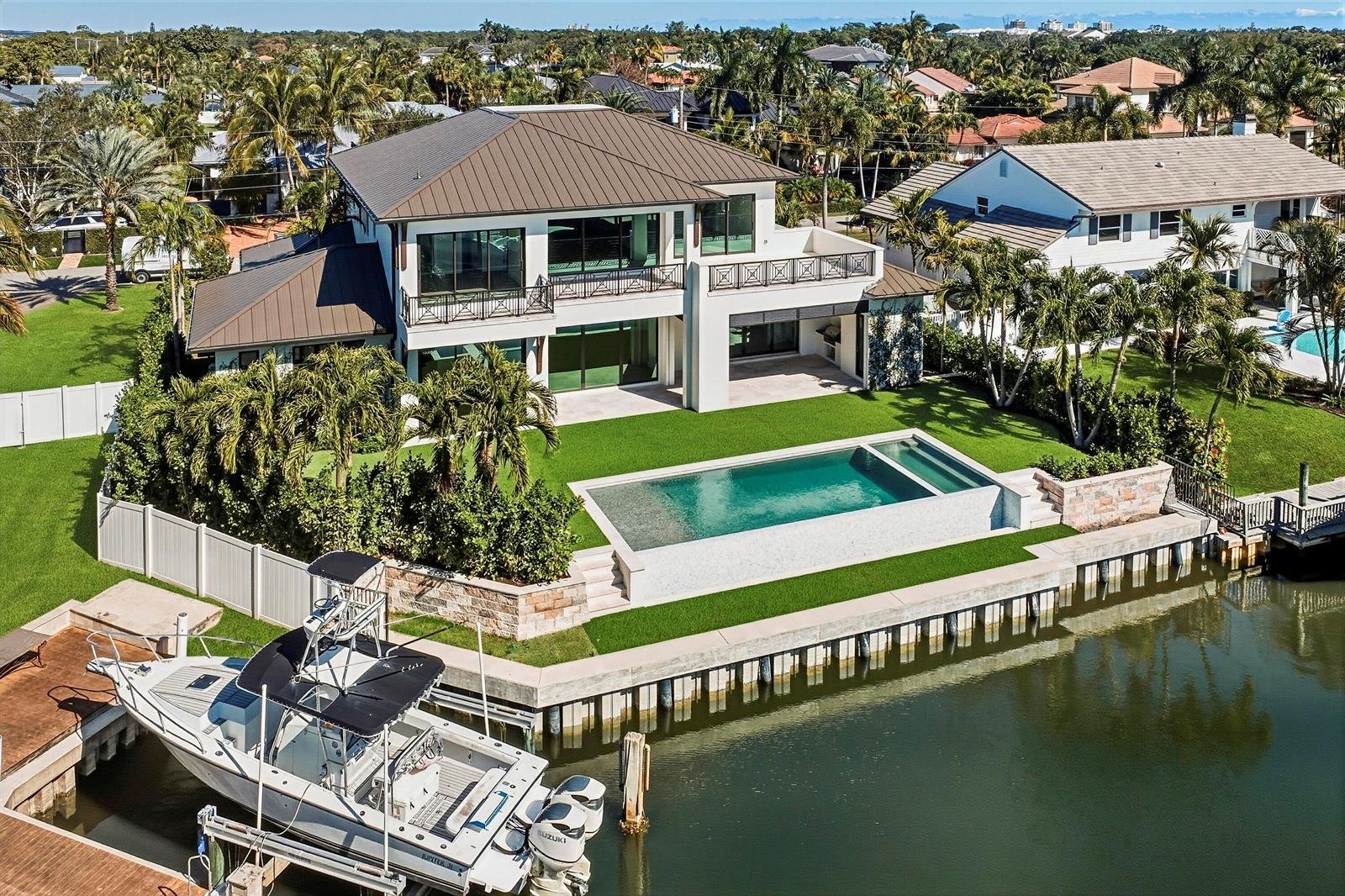 2442 Bay Circle