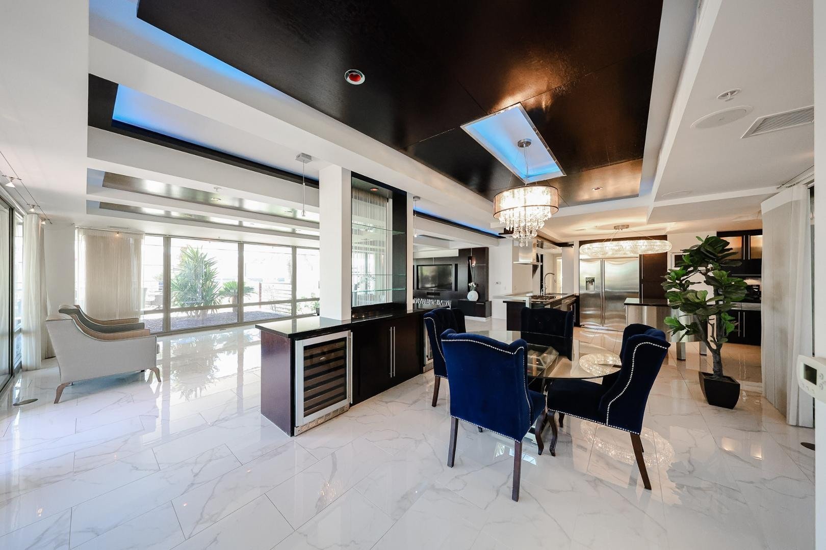 7157 E Rancho Vista Dr, #3006