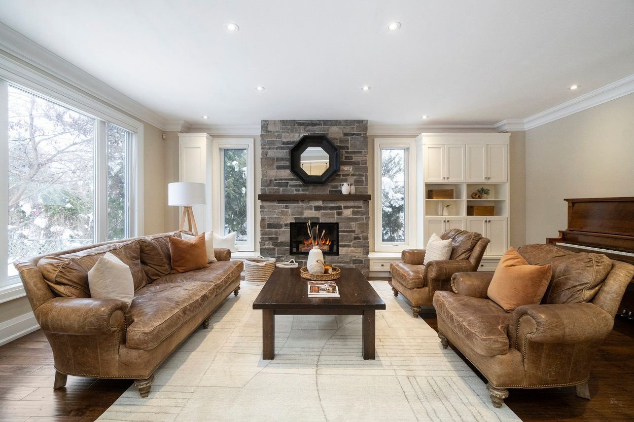 2057 Snow Cres