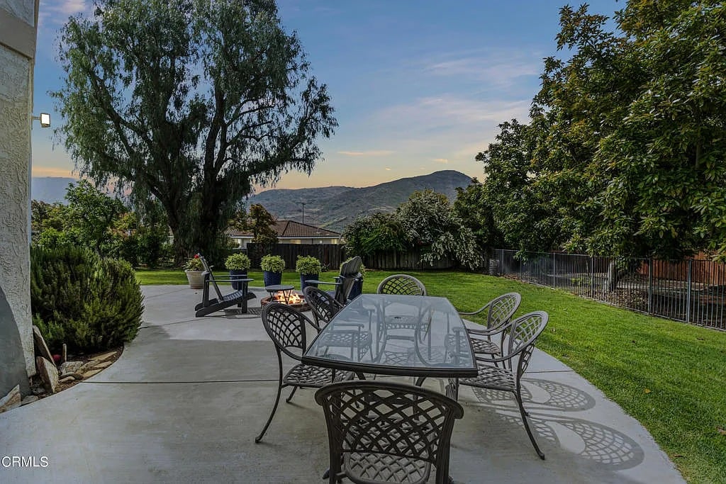 10516 Chippenham Rd, Camarillo, CA 93012  