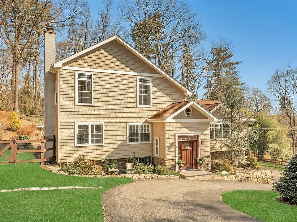 1 Greenmeadow Rd