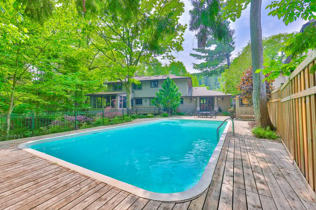 1293 Greenoaks Dr