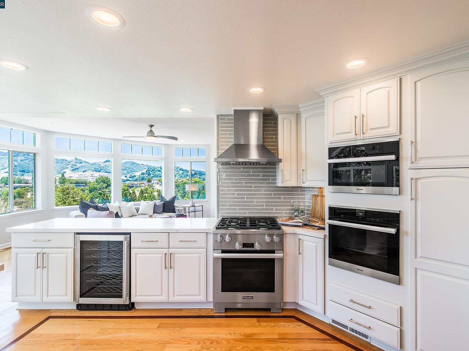 26 Broadview Ter
