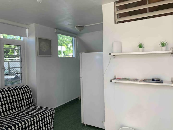 Beach House Apt 9 • 1BR + Sofa Bed • Full Kitchen - Airbnb