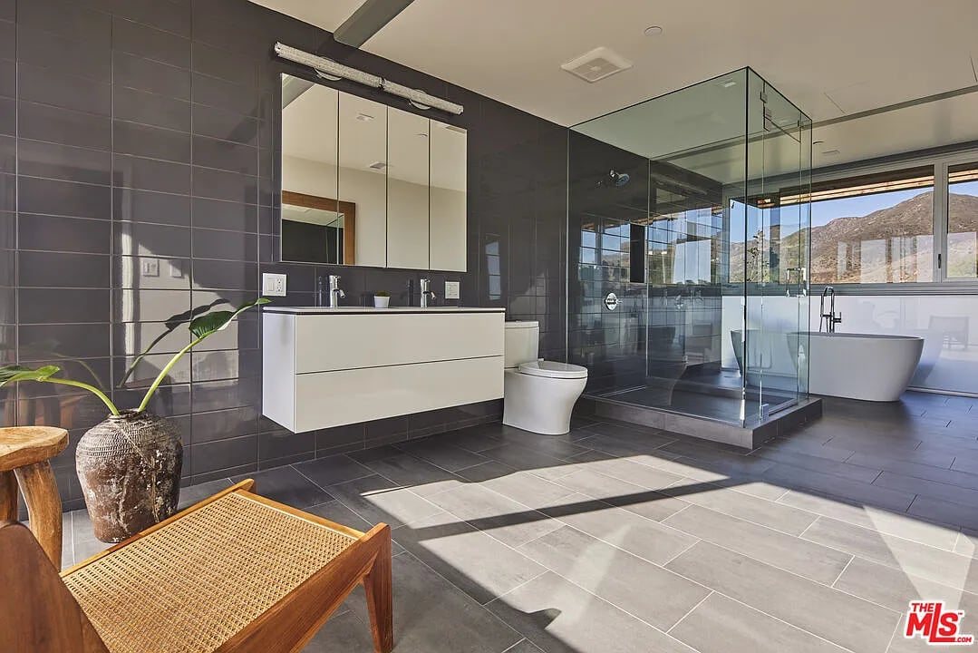 5924 Bonsall Dr