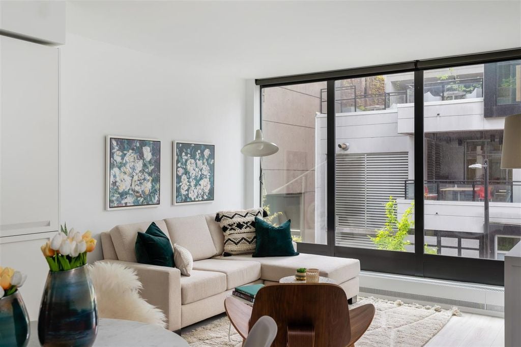 1133 Hornby St, #306