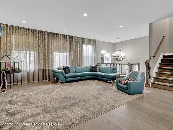 320 Bernard Dr