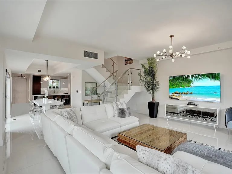 3030 N Ocean Blvd #S101