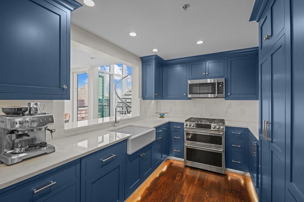 1 Nassau St #2204