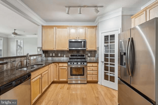 Just listed: 504 Sunset View # 103 in Leesburg Virginia Stratford Club condos