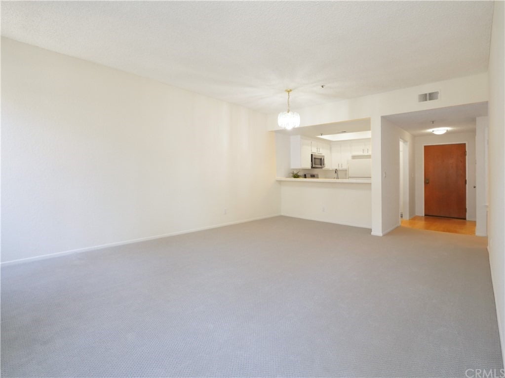 2563 Plaza Del Amo #204