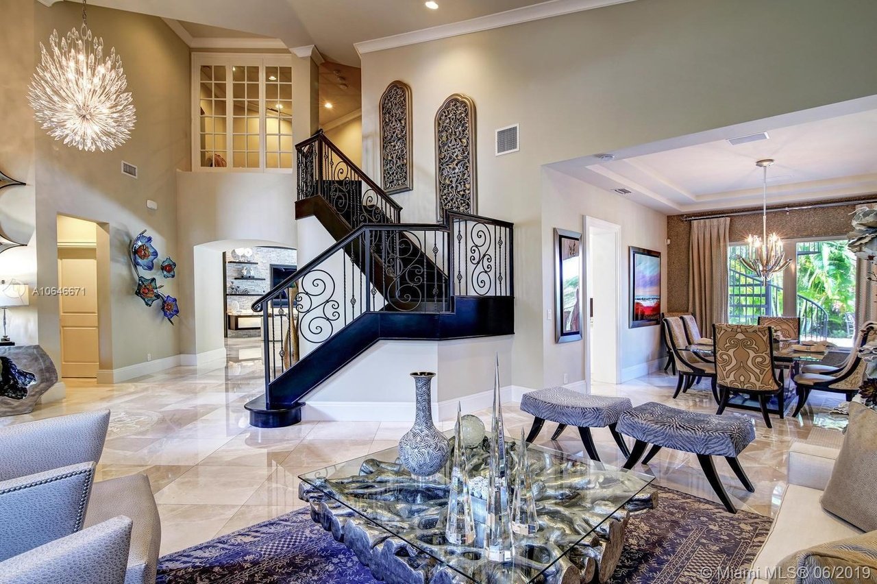 2518 Montclaire Cir
