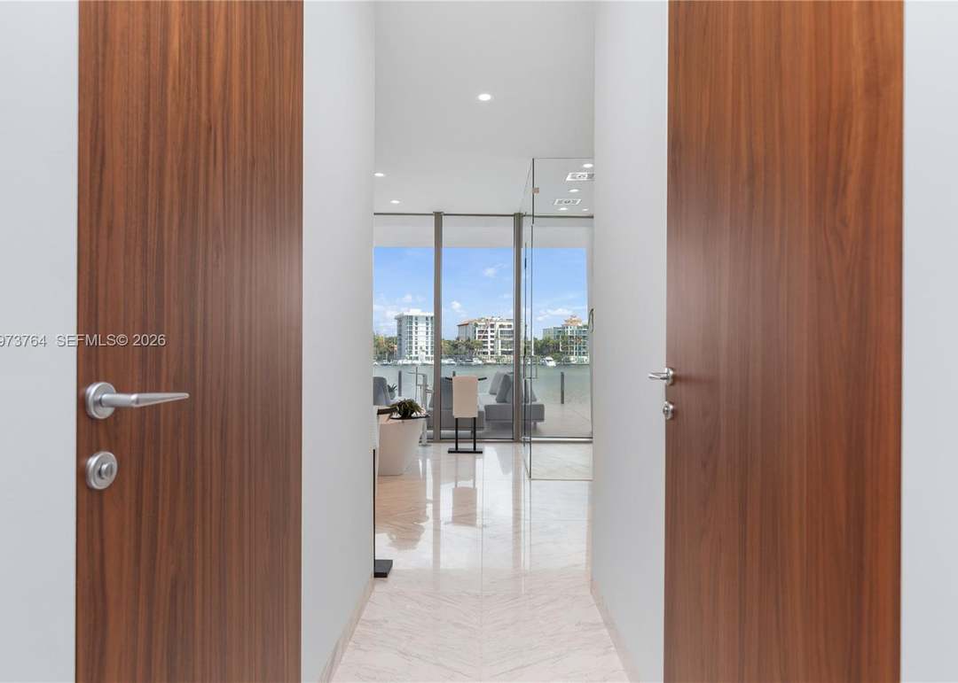 5 Grove Isle Dr Unit S201