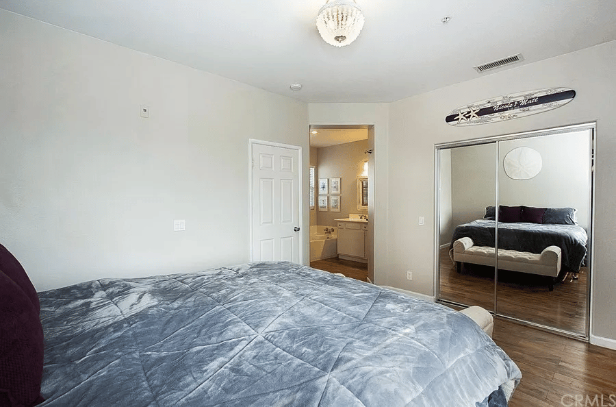 223 Seacountry Ln