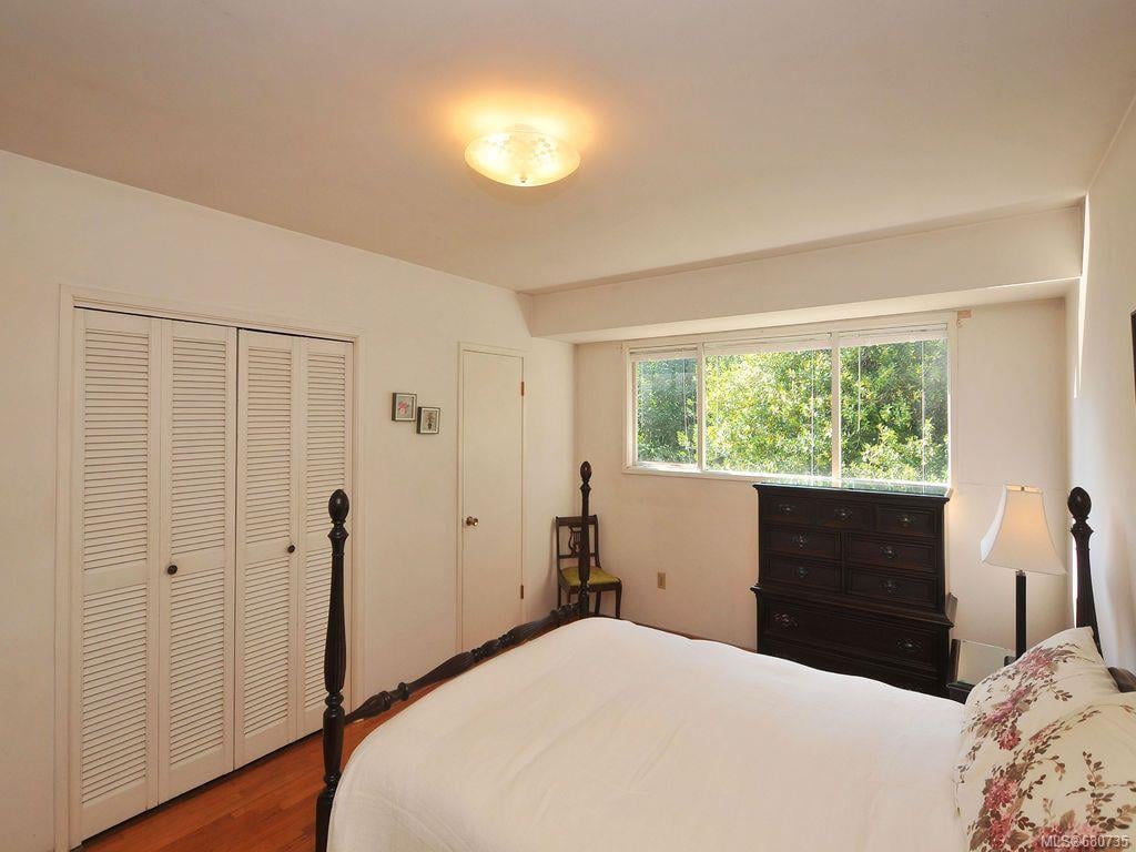 1259 Tattersall Dr, Saanich