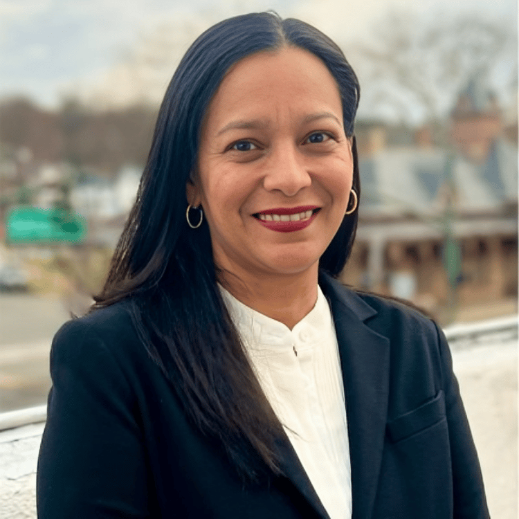 Claudia Correa, New City Real Estate Agent Headshot