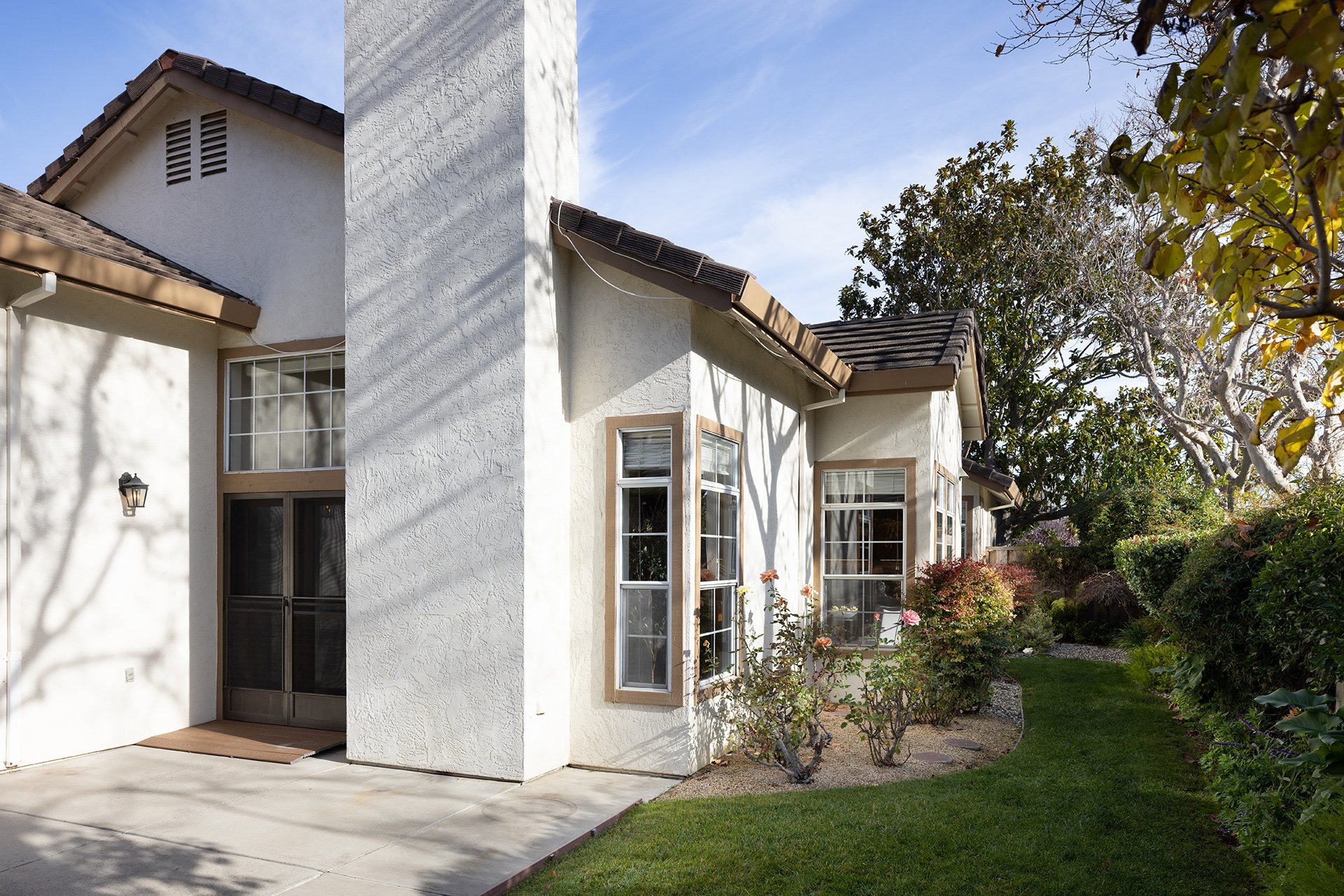Las Palmas Living - 17776 Riverbend Road