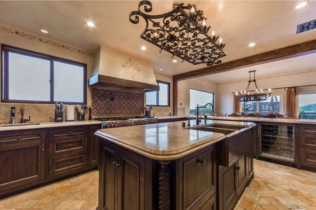 Celestia Crest, Venus Dr, 90046