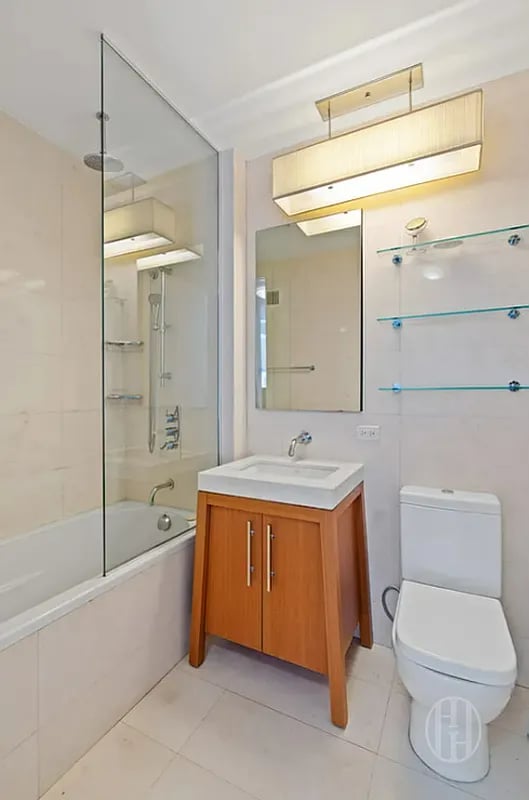 88 Greenwich Street 702