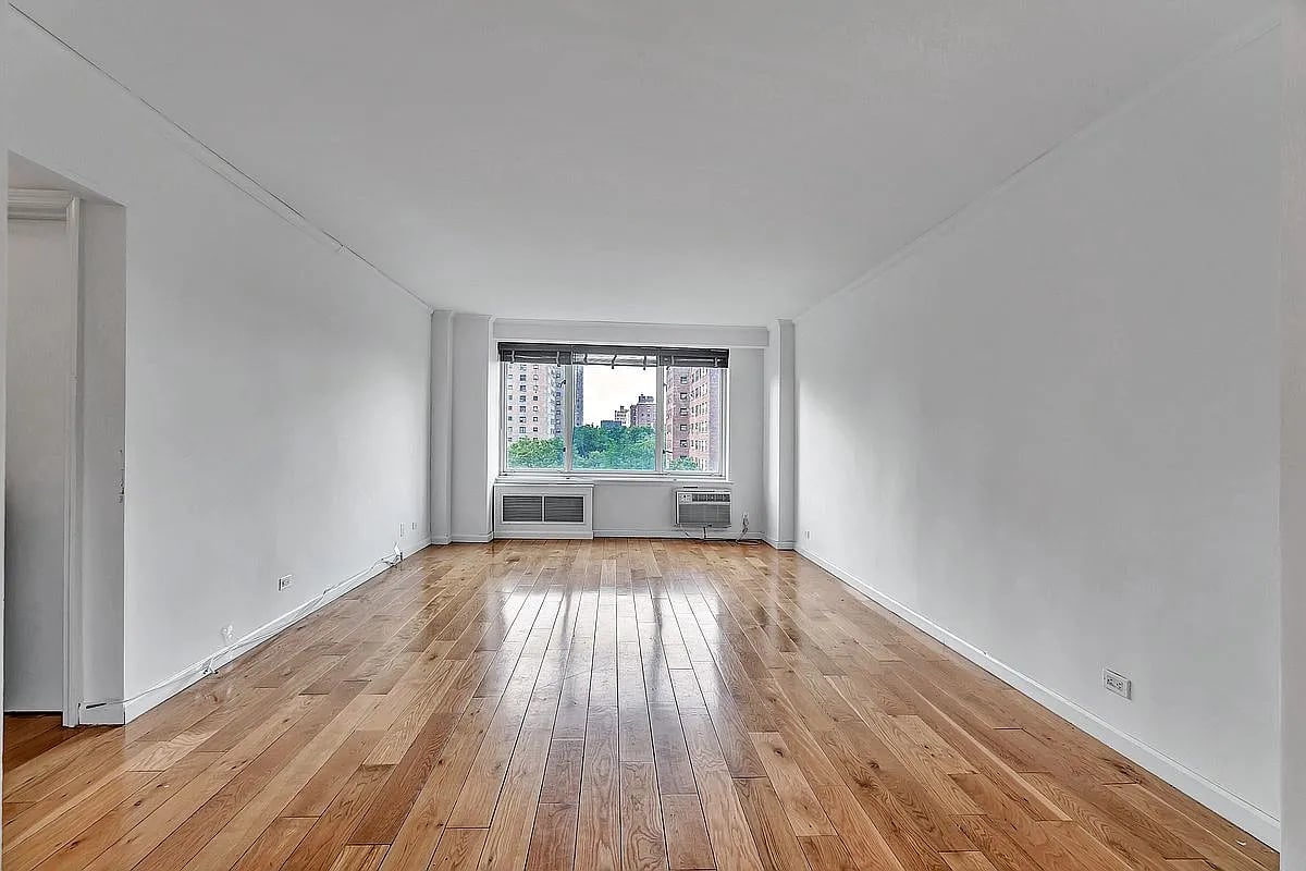 392 Central Park W #8H