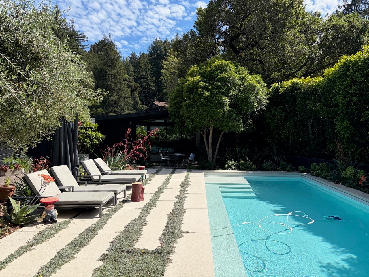 162 Throckmorton Ave